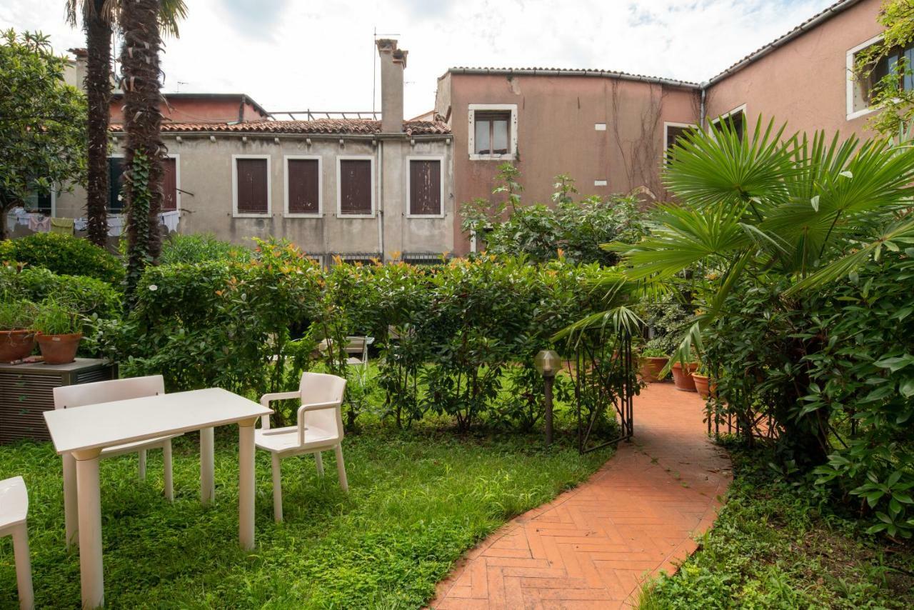 Garden Apartment Benátky Exteriér fotografie
