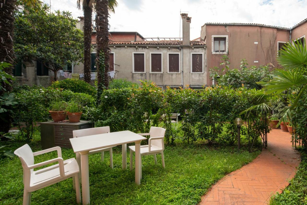 Garden Apartment Benátky Exteriér fotografie